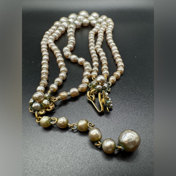 Vintage signed MIRIAM HASKELL Pearls Three Strand Necklace 13'' with 2.5“ extend - Picture 13 of 16